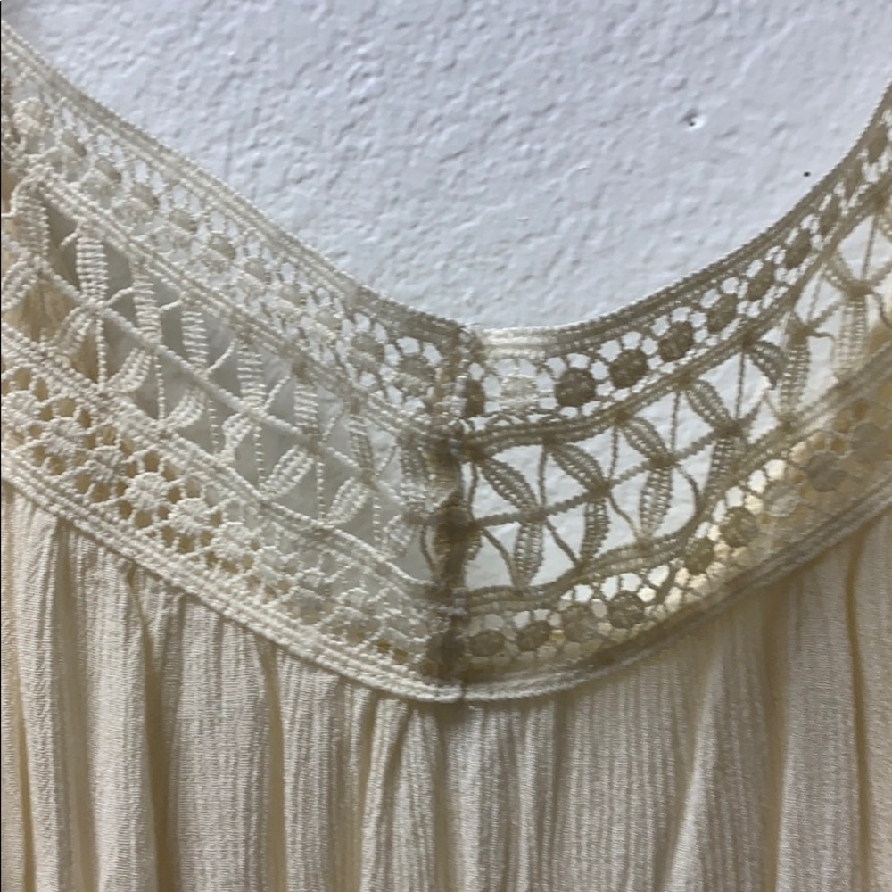 Cream top - Picture 2 of 2